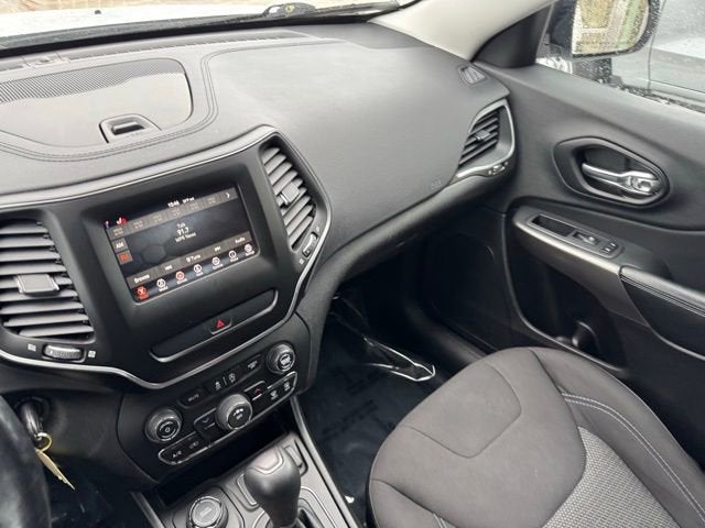 2021 Jeep Cherokee Sport