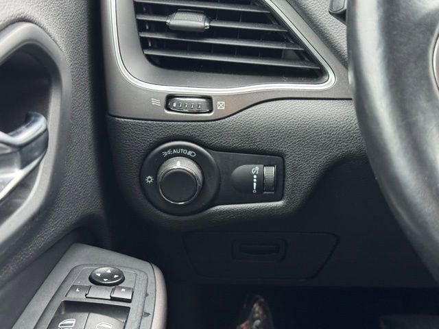 2021 Jeep Cherokee Sport