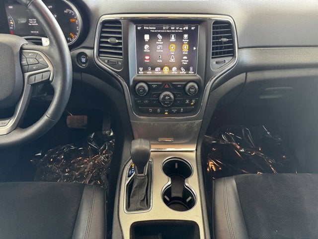 Used 2017 Jeep Grand Cherokee Altitude with VIN 1C4RJFAG1HC704544 for sale in Rochester, Minnesota