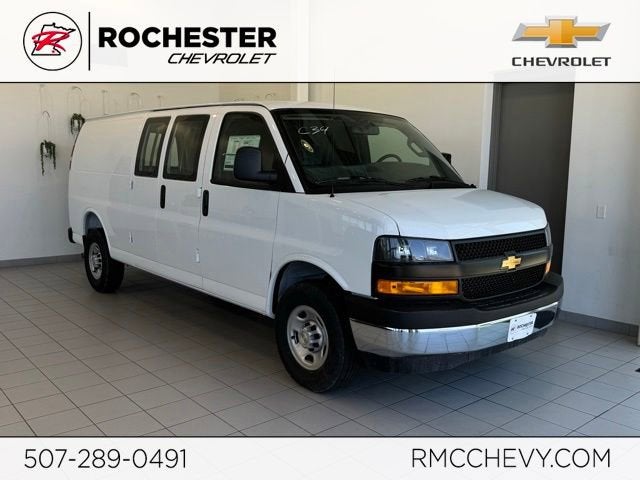 2026 Chevrolet Express 3500 Extended Work Van's photo