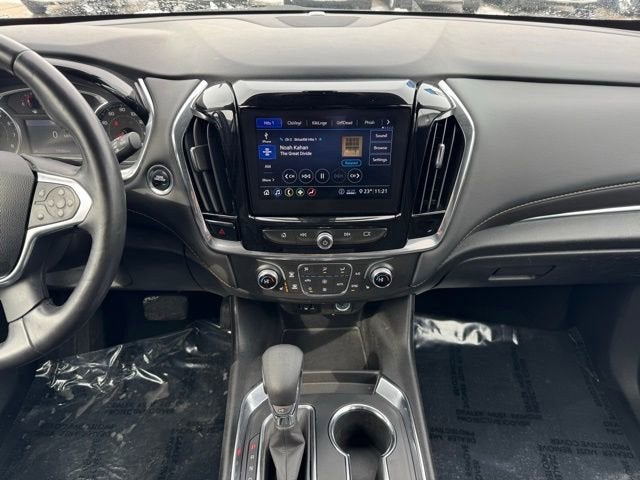 Certified 2021 Chevrolet Traverse 1LT with VIN 1GNEVGKW6MJ233826 for sale in Rochester, Minnesota