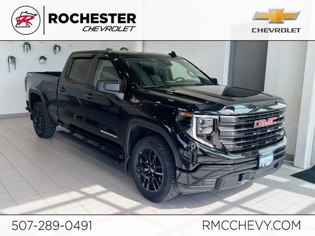 2023 GMC Sierra Pro 4WD Crew Cab Short Box's photo