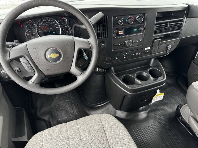 2026 Chevrolet Express Cutaway 3500 1WT