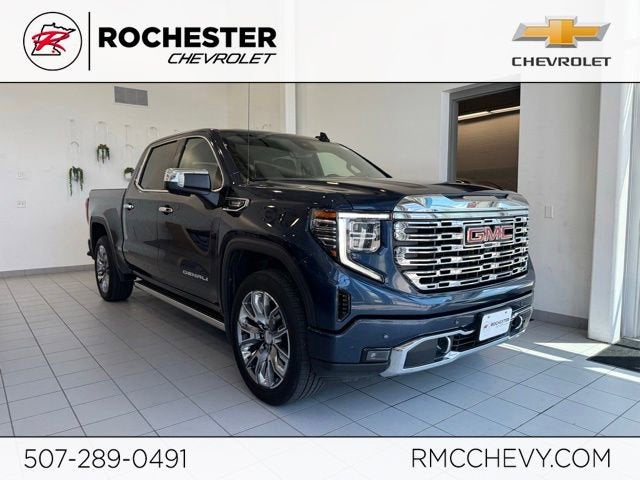 2023 GMC Sierra 4WD Crew Cab Short Box Denali's photo