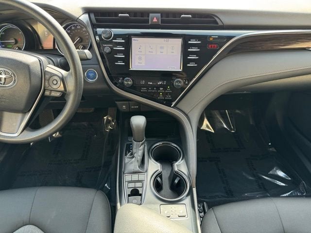 Used 2018 Toyota Camry LE with VIN 4T1B31HK3JU505239 for sale in Rochester, Minnesota