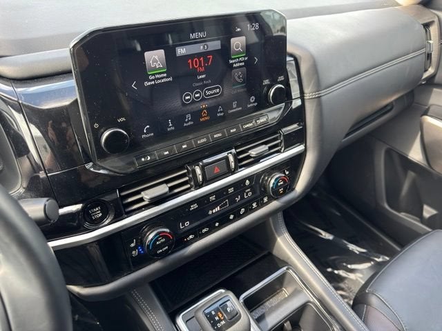 2025 Nissan Pathfinder Platinum 4WD