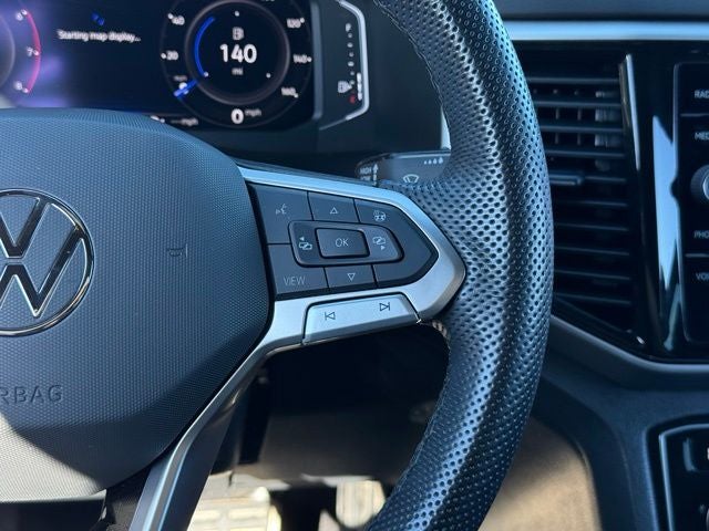2022 Volkswagen Atlas Cross Sport 2.0T SEL R-Line