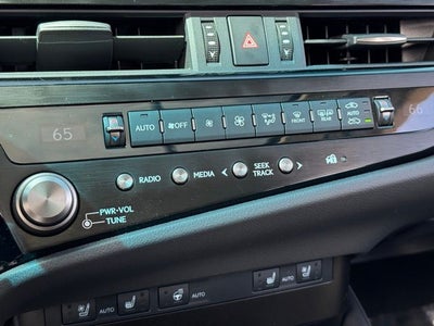 2025 Lexus ES 300h