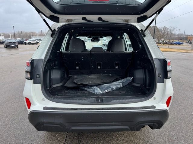 2025 Subaru Forester Base