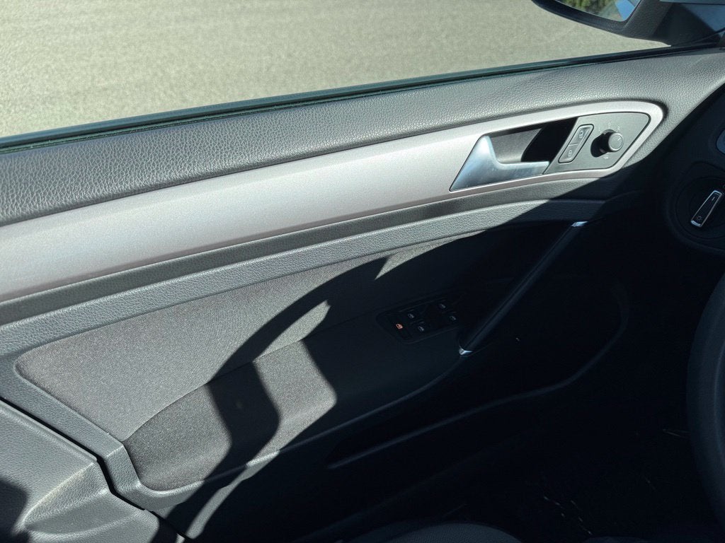 2016 Volkswagen e-Golf SE