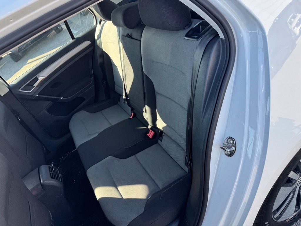 2016 Volkswagen e-Golf SE