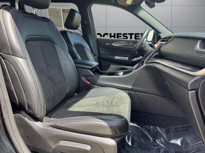 2022 Jeep Grand Cherokee L Altitude 4WD