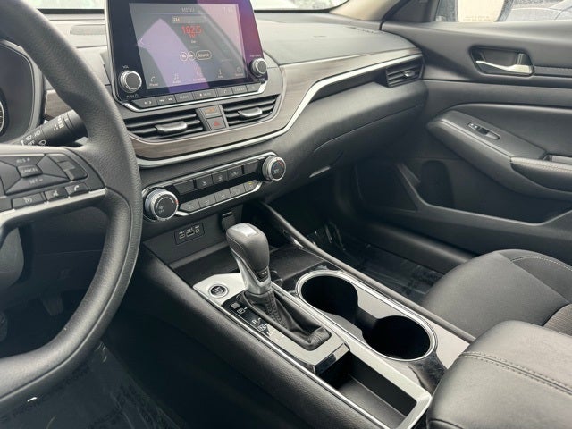 2024 Nissan Altima 2.5 SV FWD