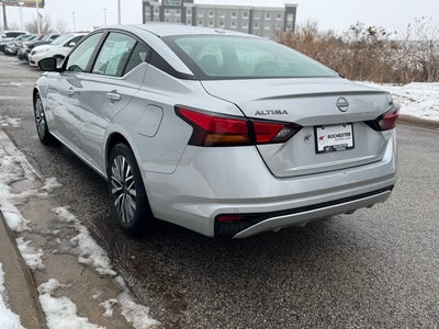 2024 Nissan Altima 2.5 SV FWD