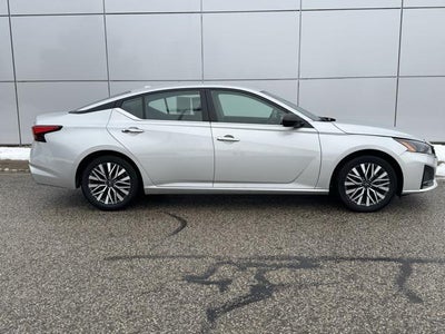 2024 Nissan Altima 2.5 SV FWD