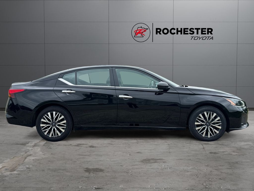 2024 Nissan Altima 2.5 SV FWD