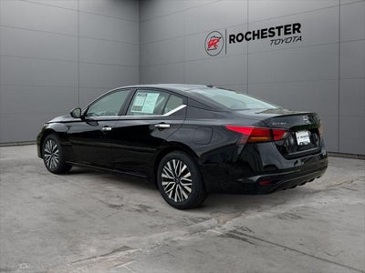 2024 Nissan Altima 2.5 SV FWD