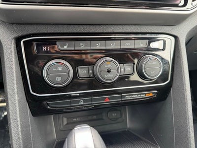 2022 Volkswagen Atlas Cross Sport 2.0T SEL R-Line AWD