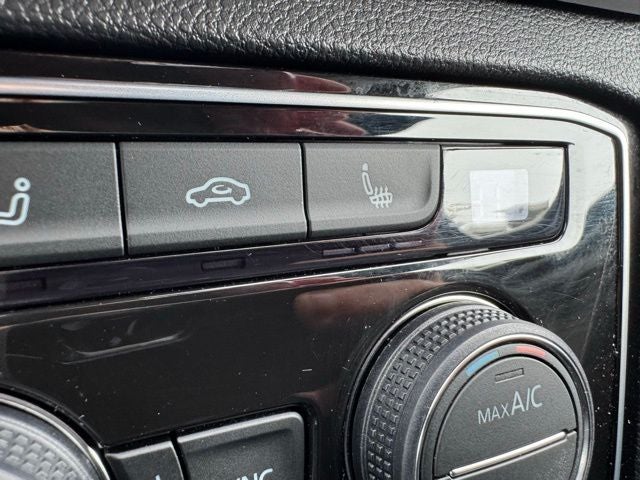 2022 Volkswagen Atlas Cross Sport 2.0T SEL R-Line AWD