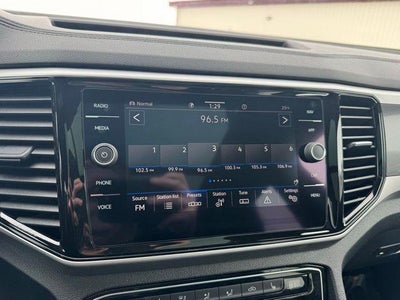 2022 Volkswagen Atlas Cross Sport 2.0T SEL R-Line AWD