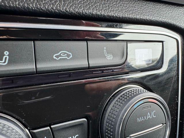 2022 Volkswagen Atlas Cross Sport 2.0T SEL R-Line AWD