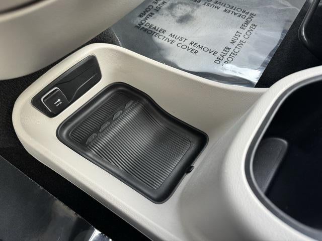 2024 Chrysler Pacifica Touring L FWD