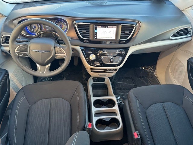 2024 Chrysler Voyager LX FWD