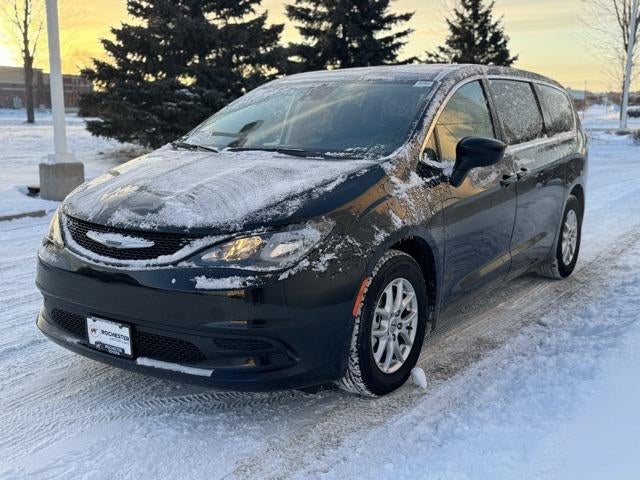 2024 Chrysler Voyager LX FWD