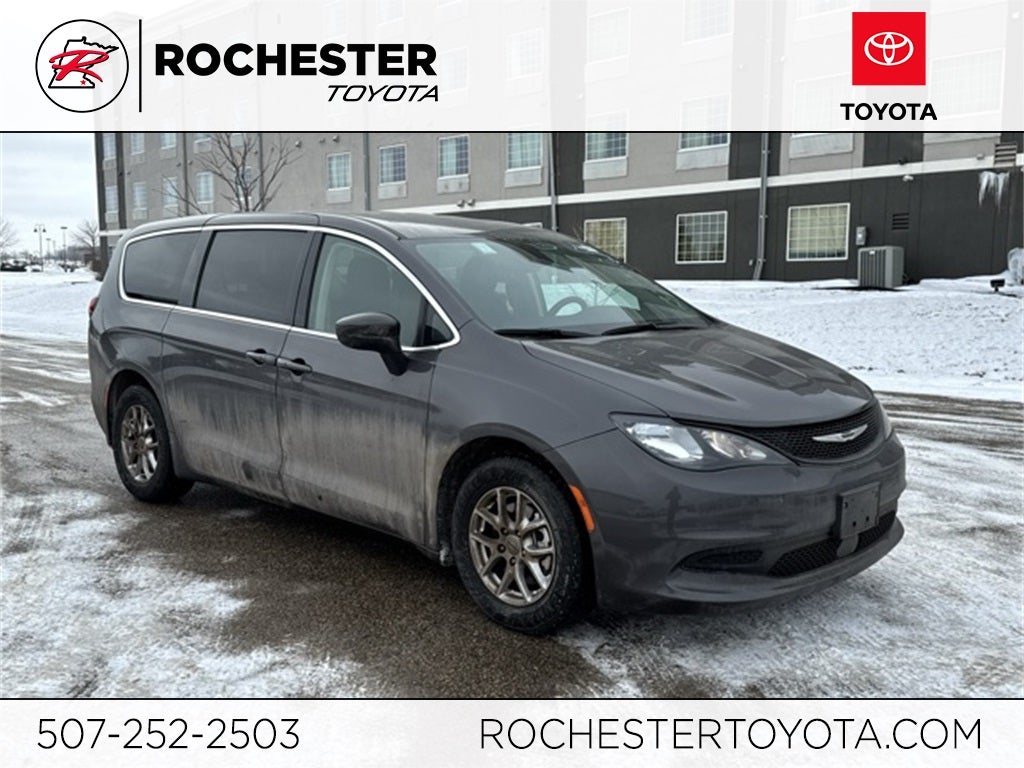 2023 Chrysler Voyager LX FWD