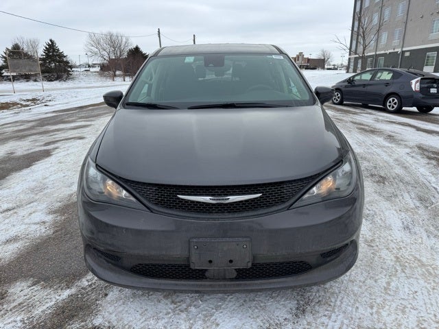 2023 Chrysler Voyager LX FWD