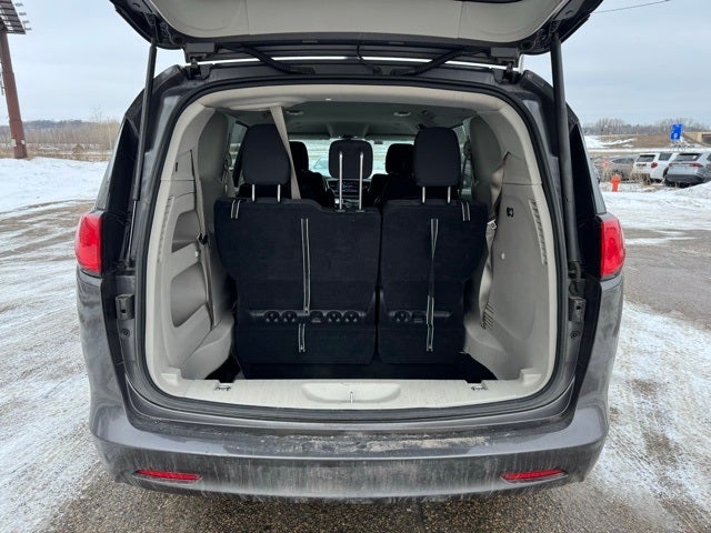 2023 Chrysler Voyager LX FWD