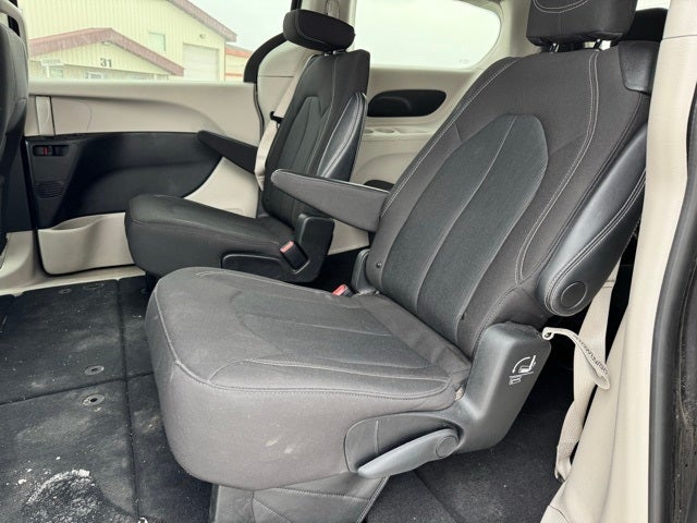 2023 Chrysler Voyager LX FWD