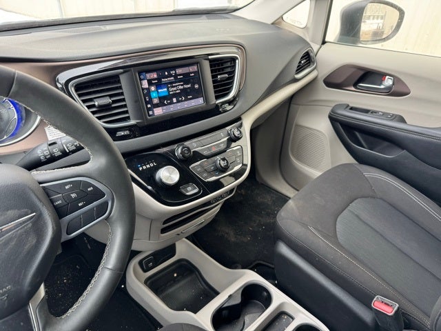 2023 Chrysler Voyager LX FWD