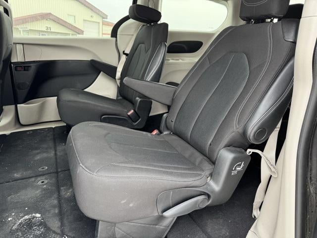 2023 Chrysler Voyager LX FWD