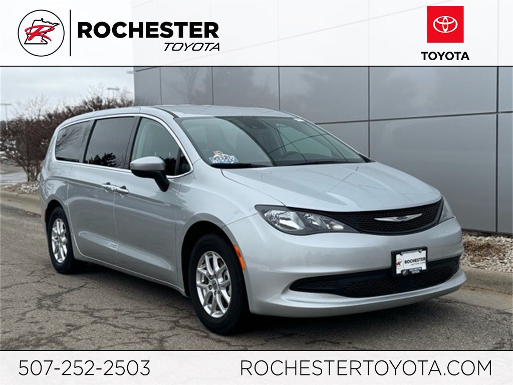 2023 Chrysler Voyager LX FWD