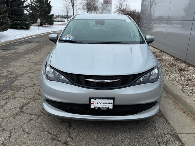 2023 Chrysler Voyager LX FWD