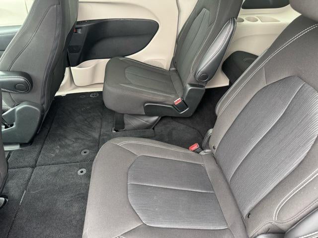 2023 Chrysler Voyager LX FWD