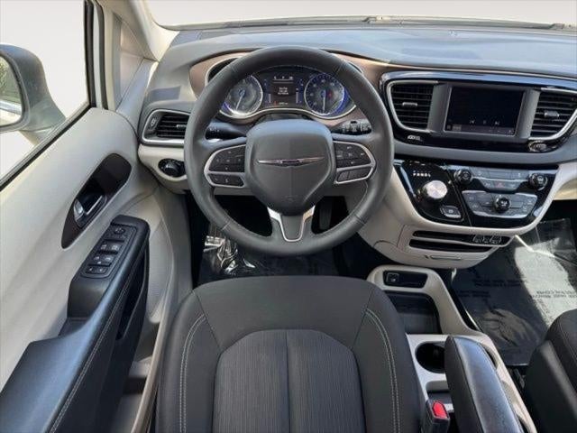 2023 Chrysler Voyager LX FWD