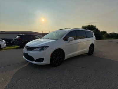 2018 Chrysler Pacifica Touring L Plus FWD