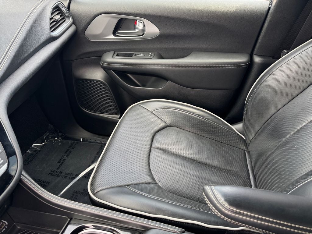 2025 Chrysler Pacifica Limited FWD