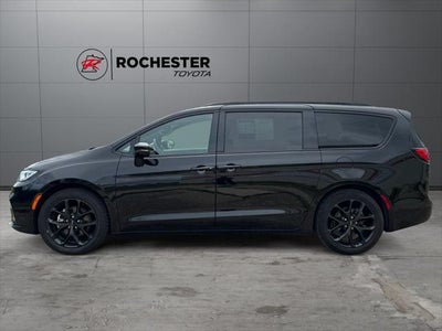 2025 Chrysler Pacifica Limited FWD