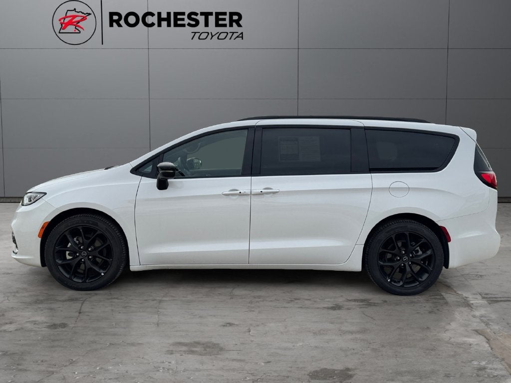 2025 Chrysler Pacifica Limited FWD