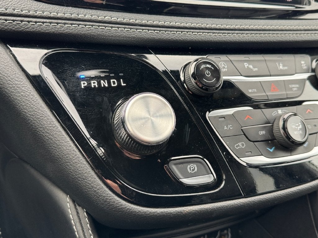 2025 Chrysler Pacifica Limited FWD