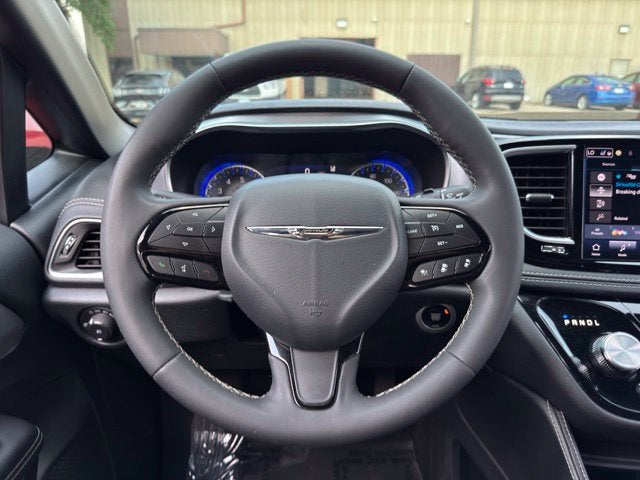 2025 Chrysler Pacifica Limited FWD