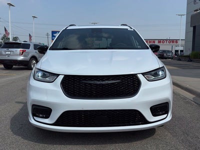 2025 Chrysler Pacifica Limited FWD