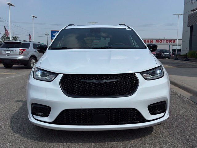 2025 Chrysler Pacifica Limited FWD