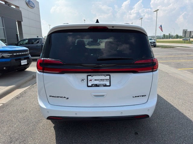 2025 Chrysler Pacifica Limited FWD