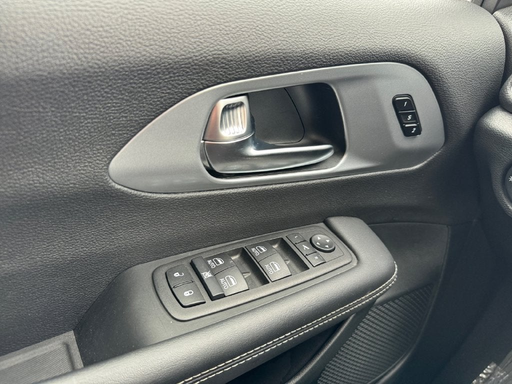 2026 Chrysler Pacifica Limited FWD