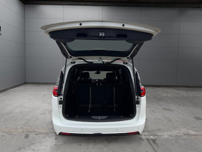 2026 Chrysler Pacifica Limited FWD