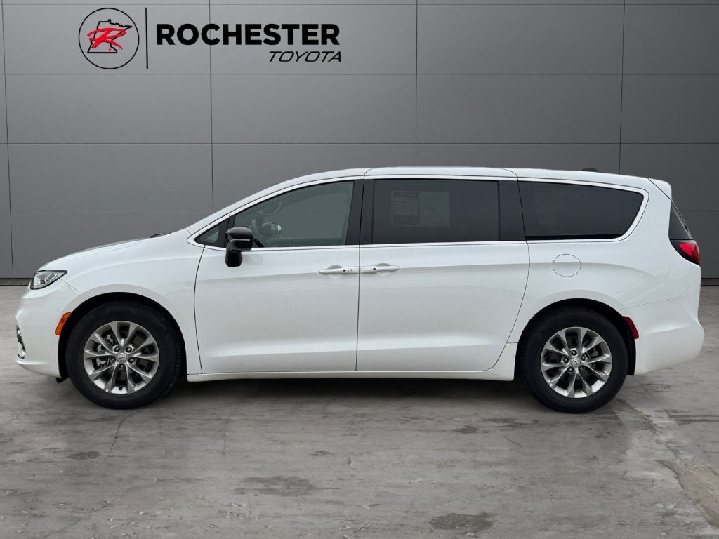 2026 Chrysler Pacifica Limited FWD